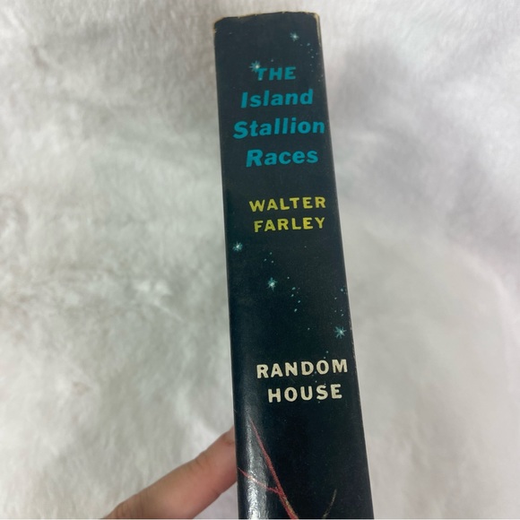 The Island Stallion Races hardback book by Farley, Walter 1955 - Picture 2 of 6